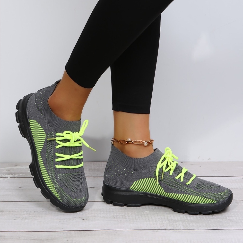 Polka Dot Lace up front running shoes size US 9.5 NWT